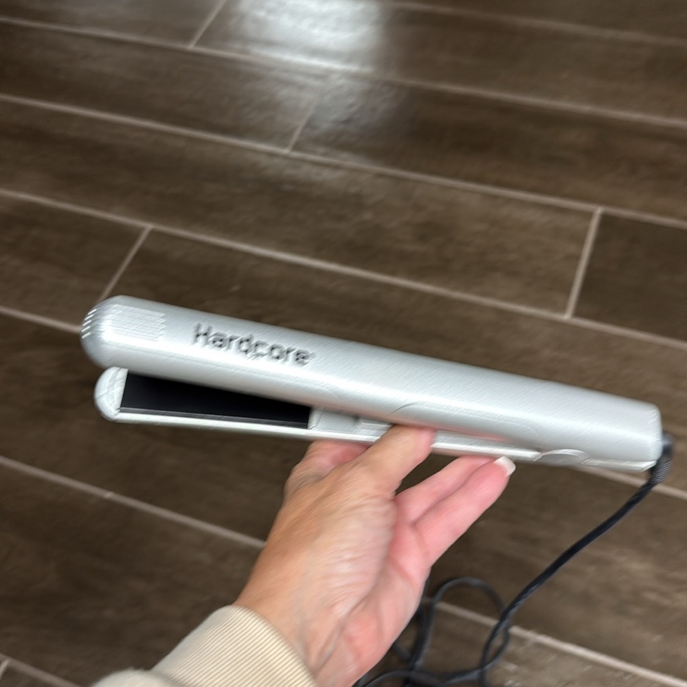 TIGI Hardcore Silver Hair Tool - Picture 3 of 3